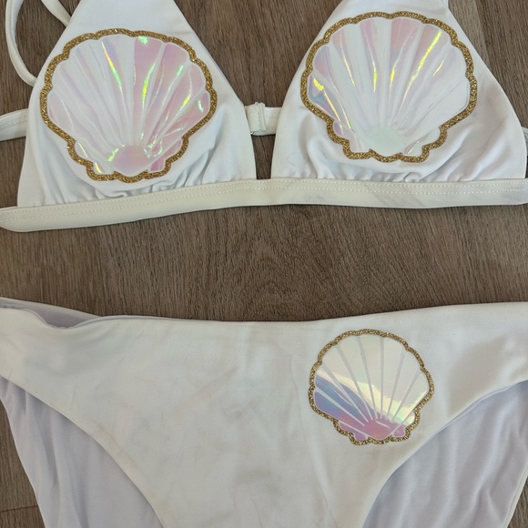 Beach Riot White Bikini with Shell Design - Picture 3 of 6